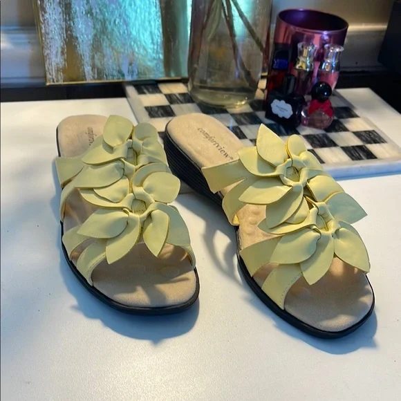 Butter Yellow Leather Sandals with Floral Design - Picture 1 of 16